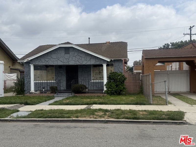 1706 W 65th Place