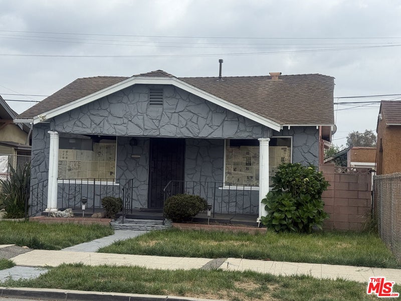 1706 W 65th Place