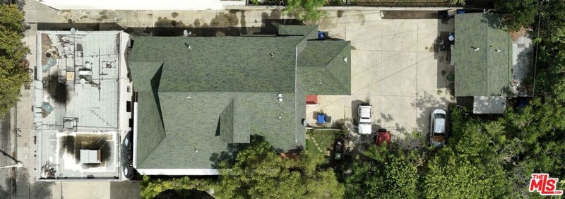 3422 N Broadway
