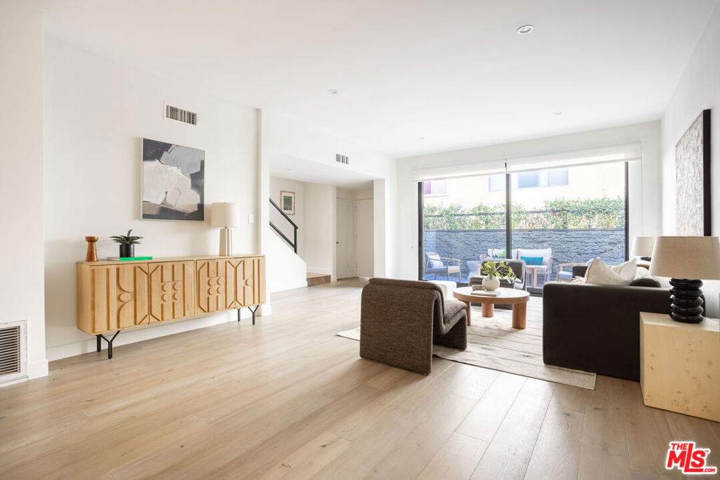 1823 N Fuller Avenue 2