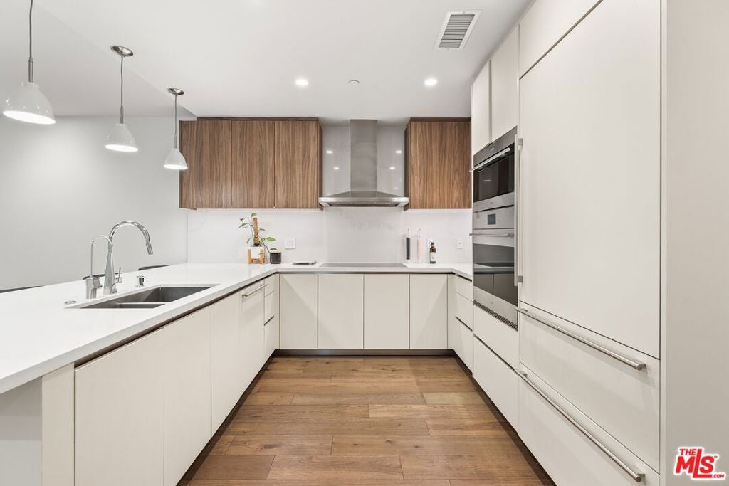 411 S Hamel Road 306