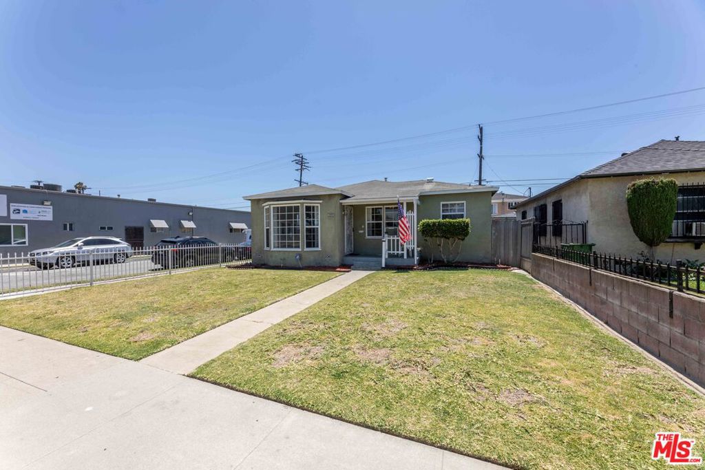 1220 E Palmer Street