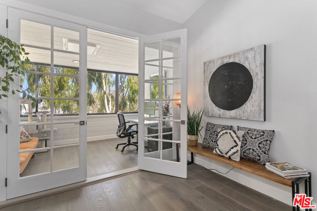 310 Tahiti Way 302