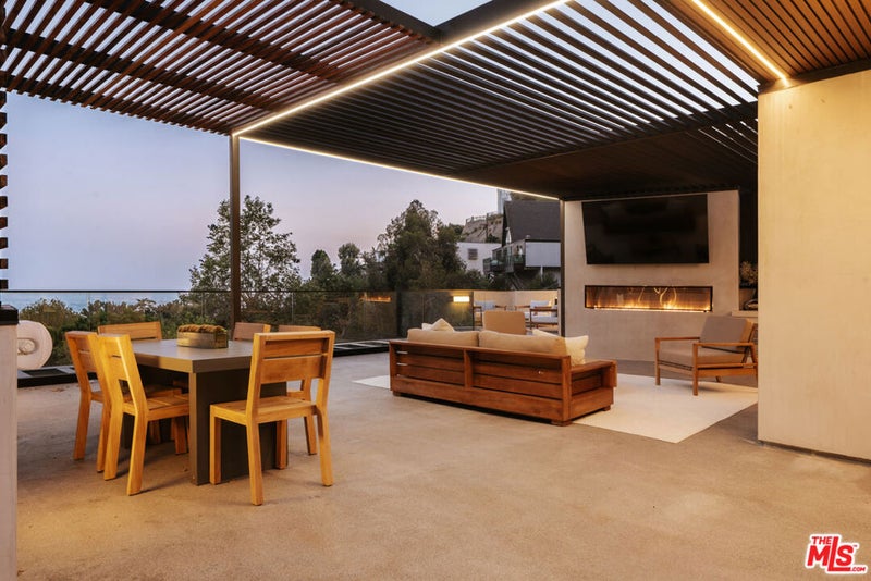 1751 Sunset Plaza Drive