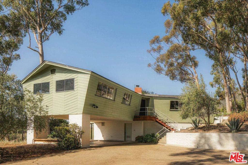 1030 E Mountain Drive