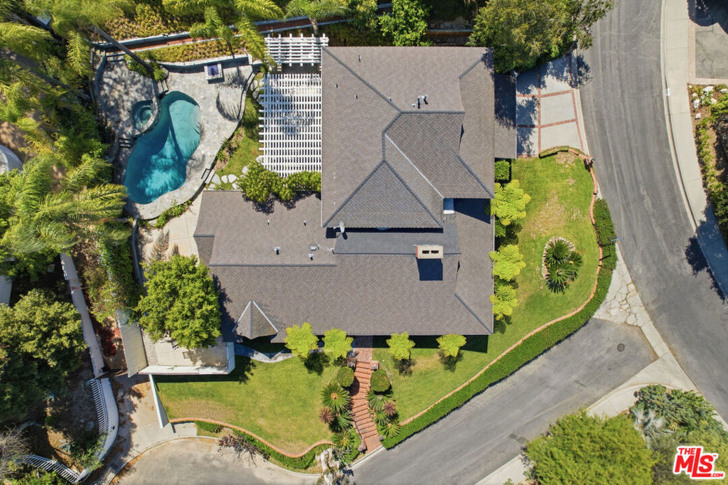 3690 Crownridge Drive