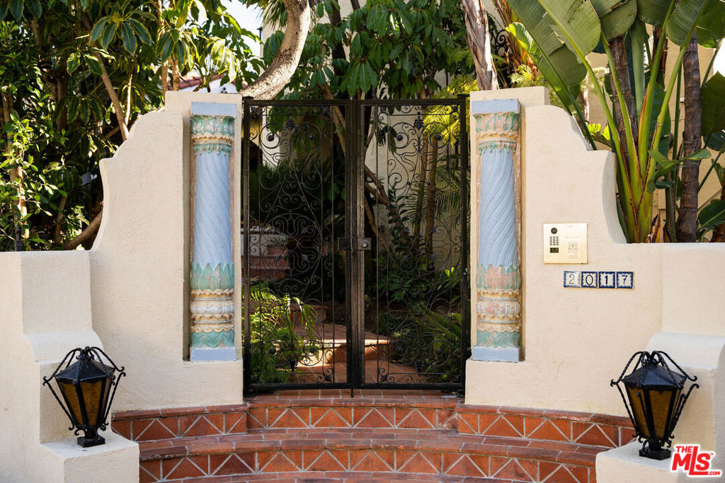 2017 El Cerrito Place