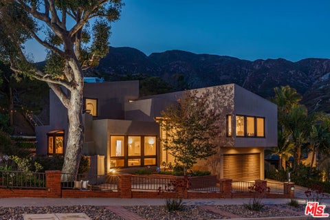 Photo of 3449 Cloudcroft Drive, Malibu, CA 90265 (MLS # 26844429)
