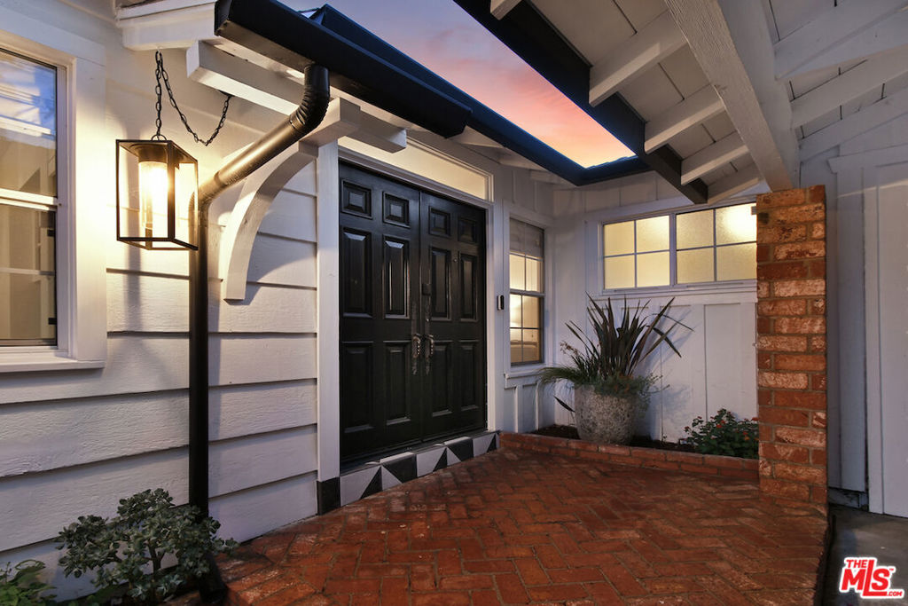 12614 Morrison Street