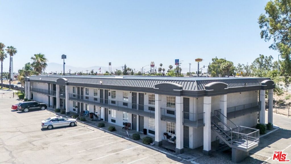 2700 White Lane