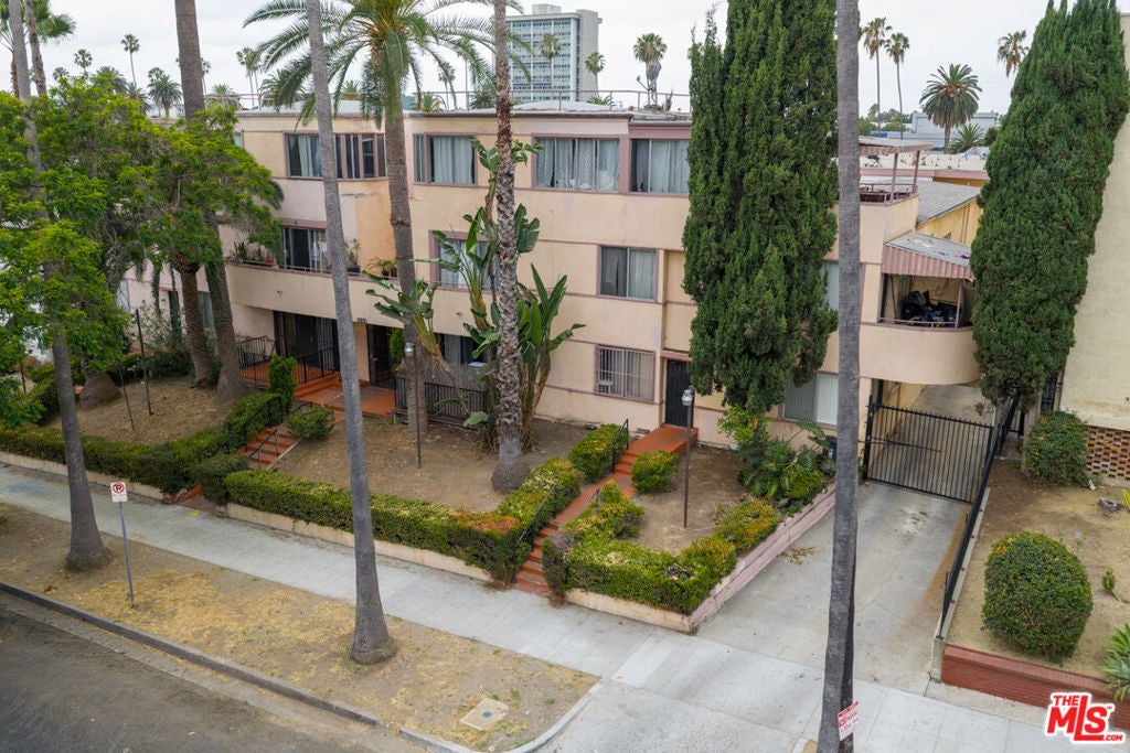1125 S Westmoreland Avenue