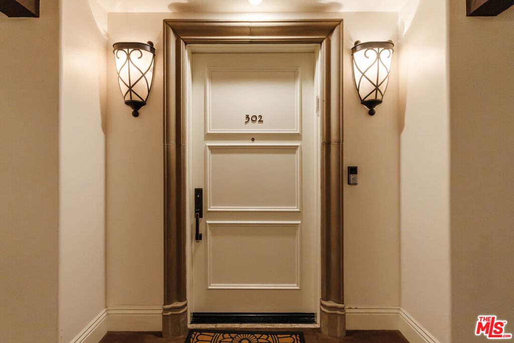 1835 Pandora Avenue 302