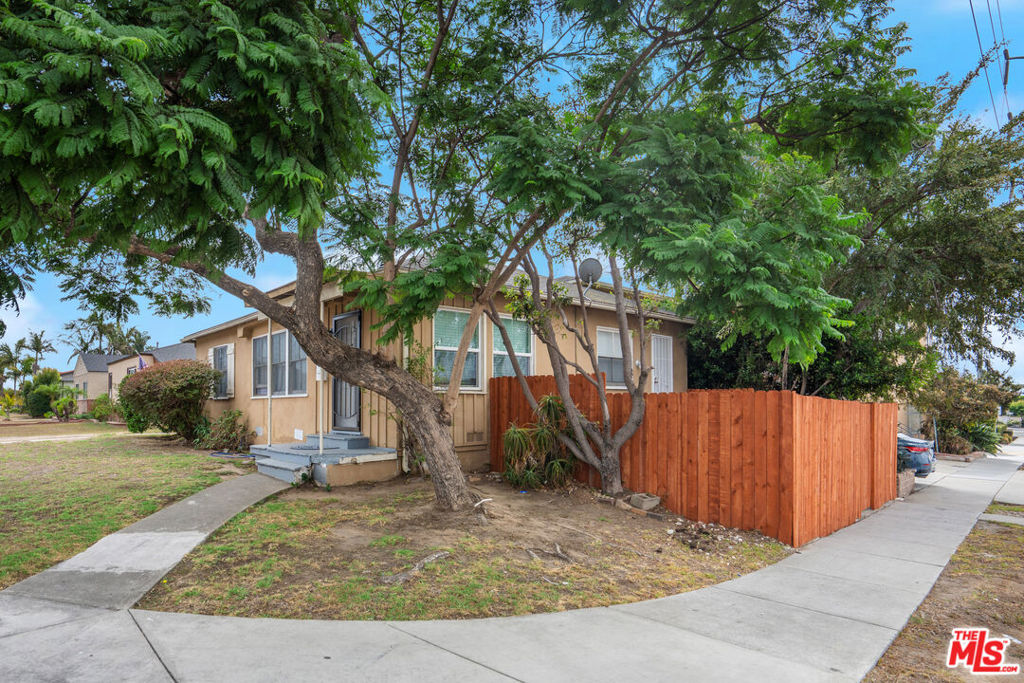 632 W Hillsdale Street