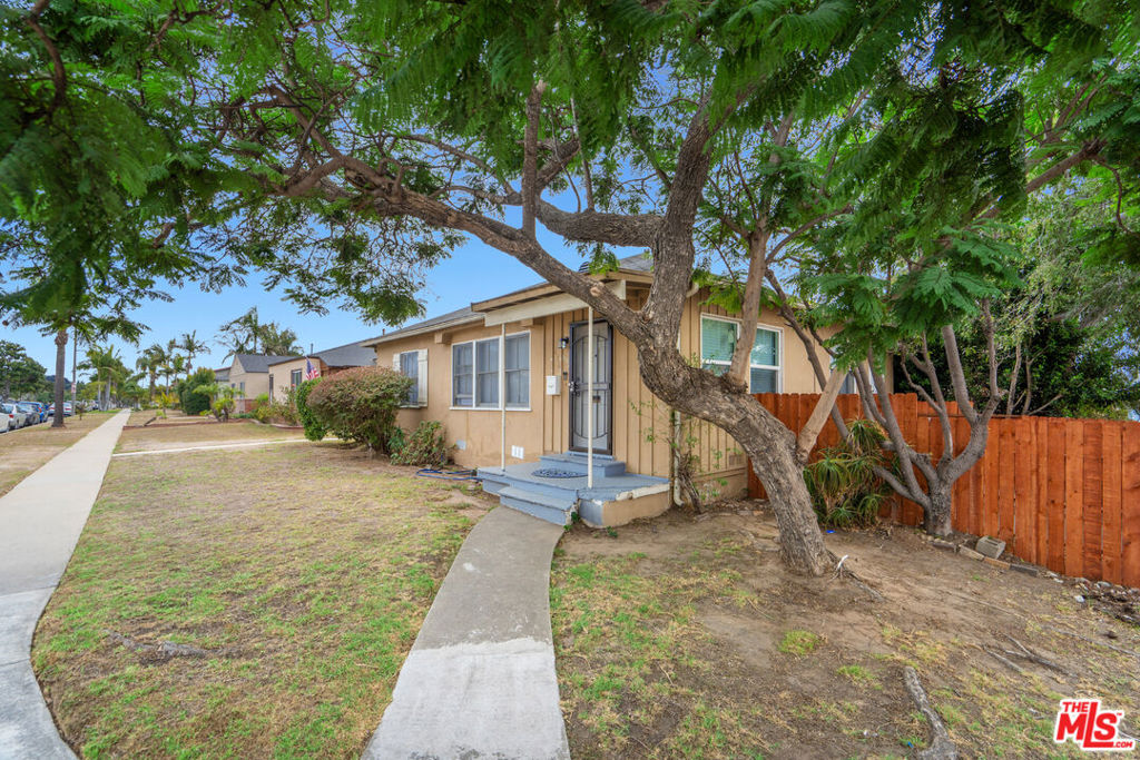 632 W Hillsdale Street
