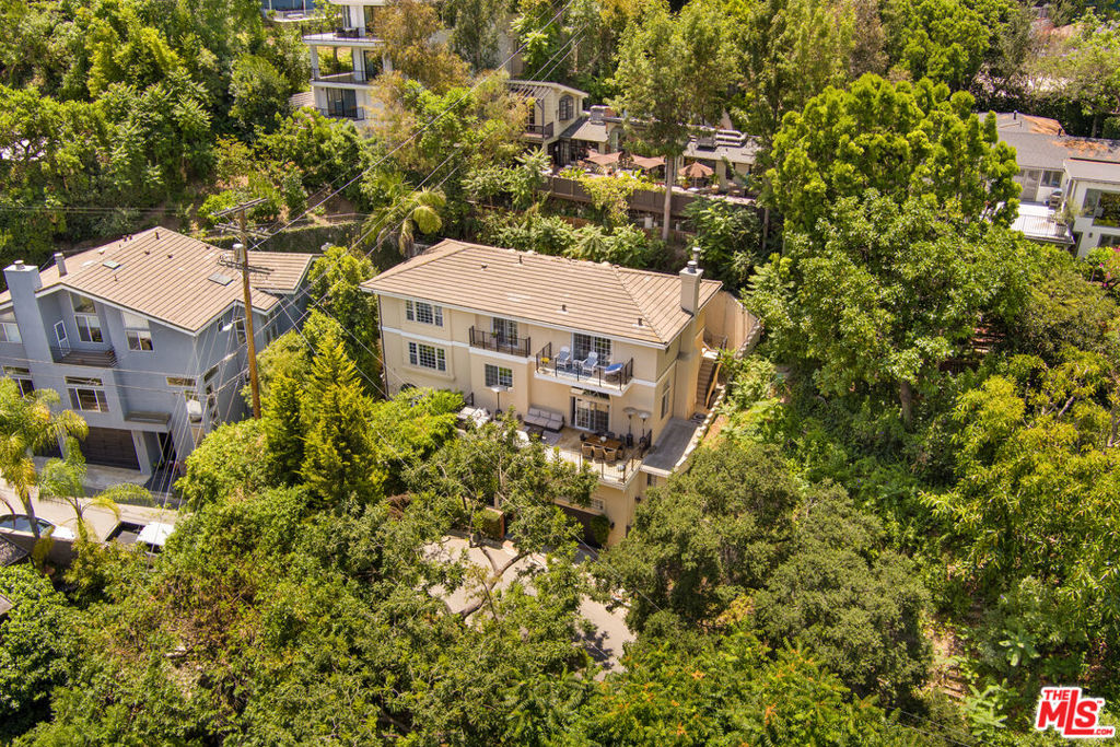 3827 Berry Drive