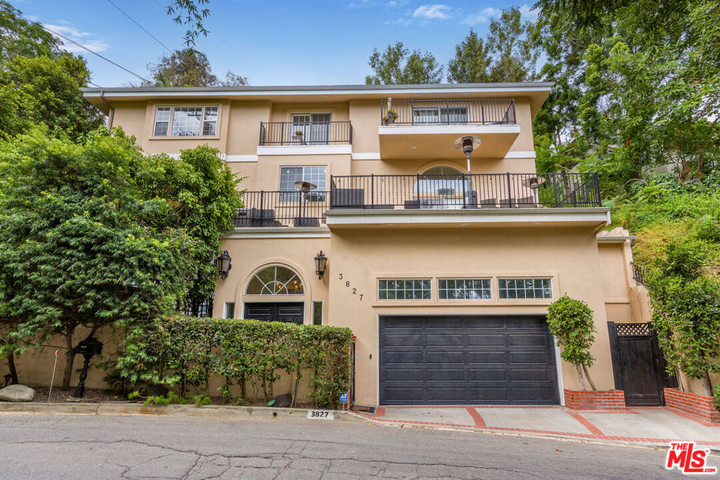 3827 Berry Drive