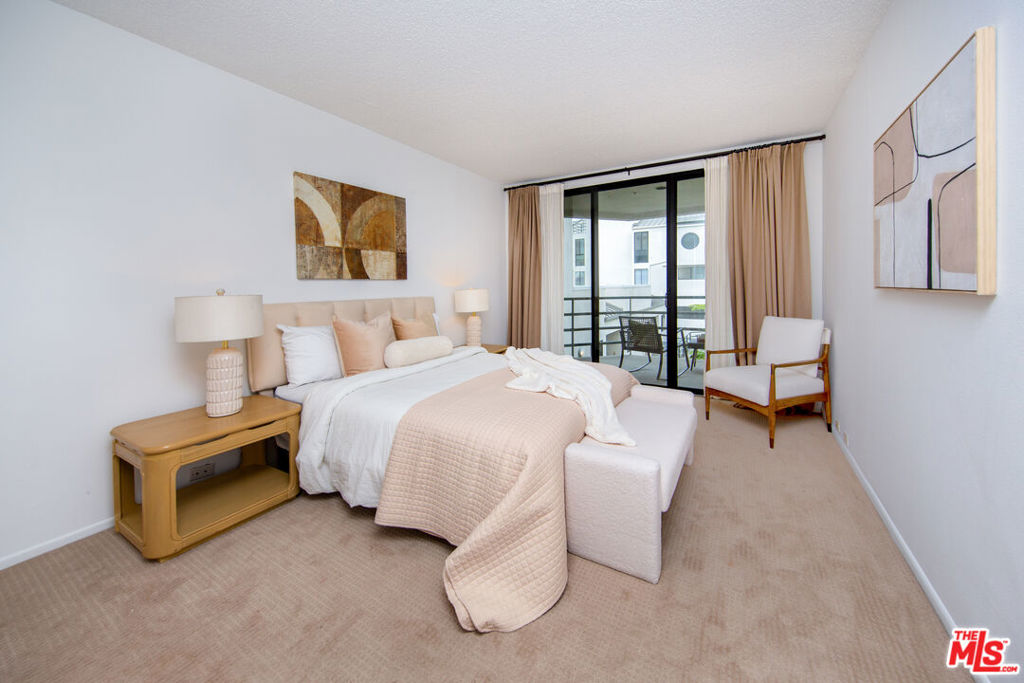 2960 Neilson Way 304
