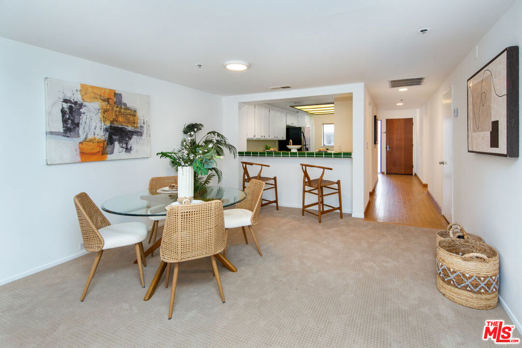 2960 Neilson Way 304