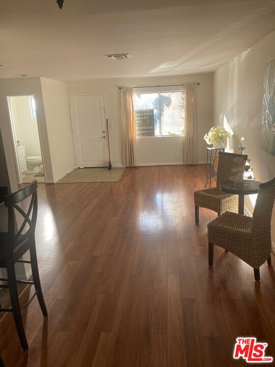 20258 Cohasset Street 4