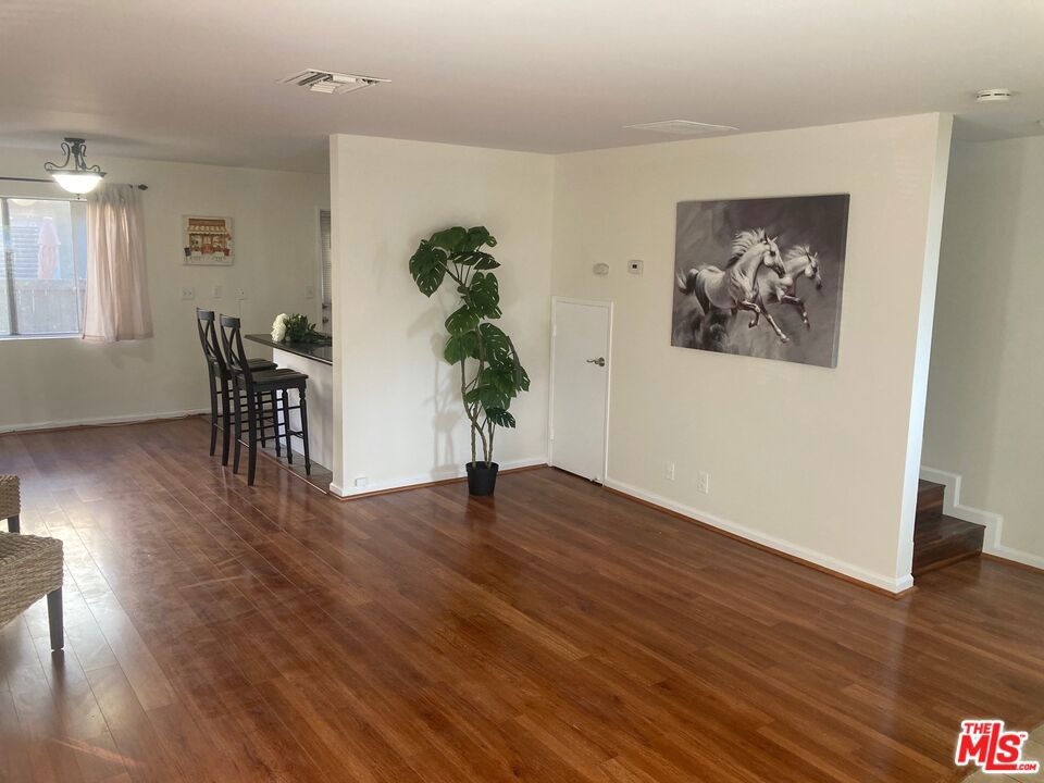 20258 Cohasset Street 4