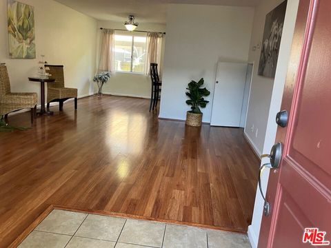 20258 Cohasset Street 4 Winnetka CA 91306