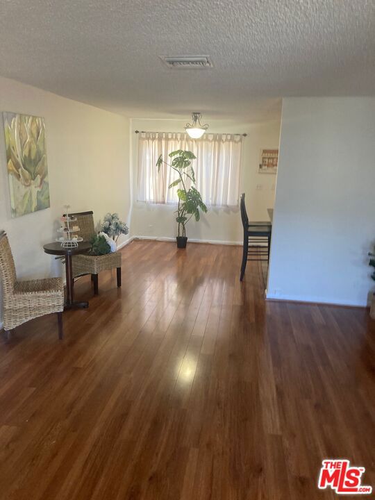 20258 Cohasset Street 4