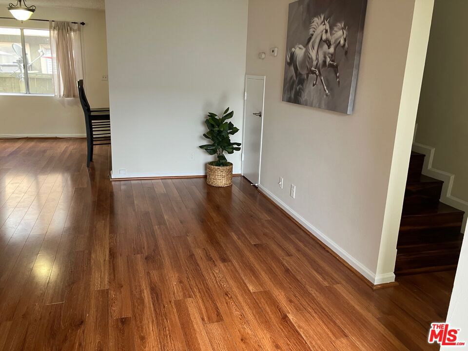 20258 Cohasset Street 4