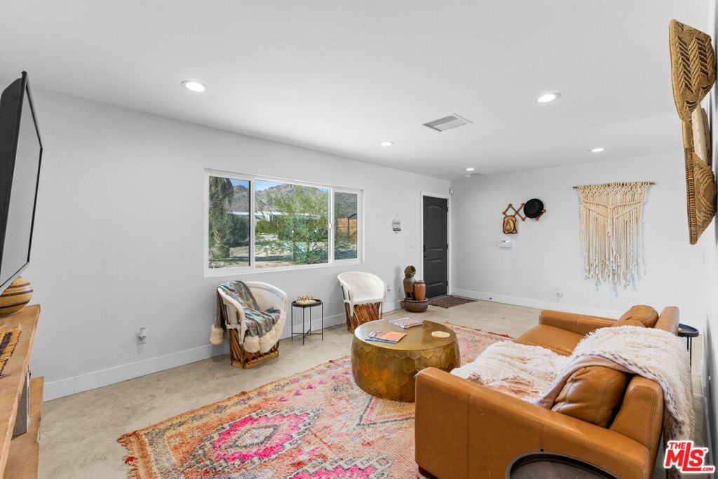 4789 Avenida Del Sol