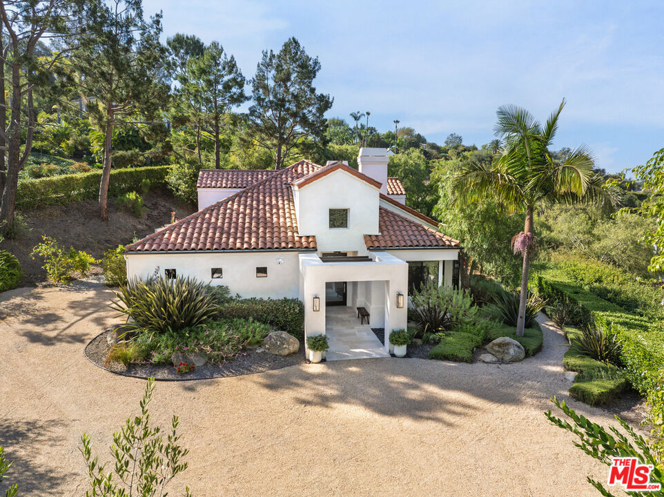 315 Calle Elegante