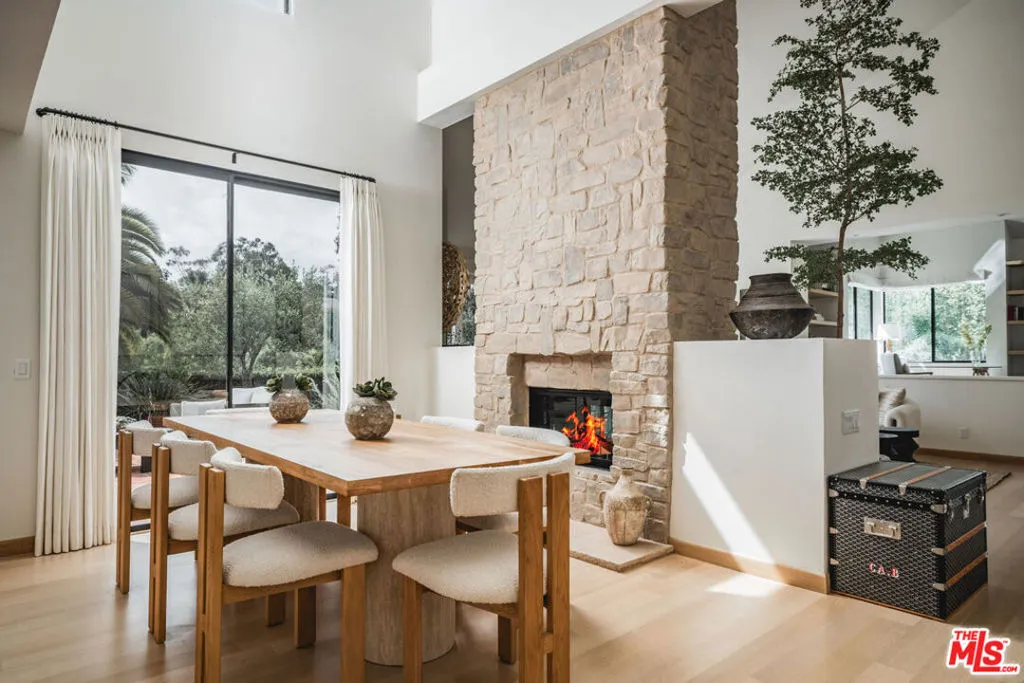 Santa Barbara, California 93108, United States, 3 Bedrooms Bedrooms, ,3 BathroomsBathrooms,Residential,Active,222674