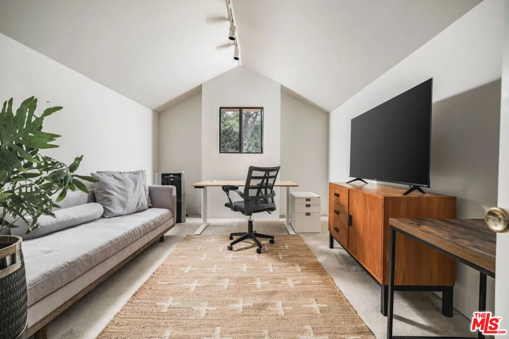 Santa Barbara, California 93108, United States, 3 Bedrooms Bedrooms, ,3 BathroomsBathrooms,Residential,Active,222674