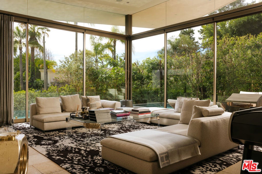 9233 Swallow Drive