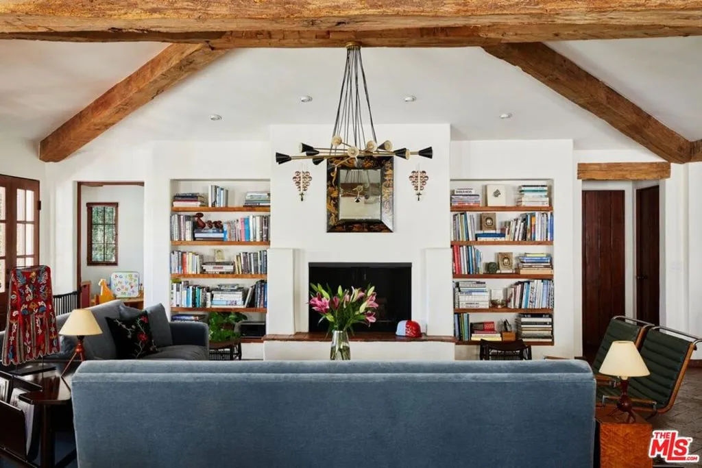 Los Angeles, California 90049, United States, 4 Bedrooms Bedrooms, ,3 BathroomsBathrooms,Residential,Active,254863