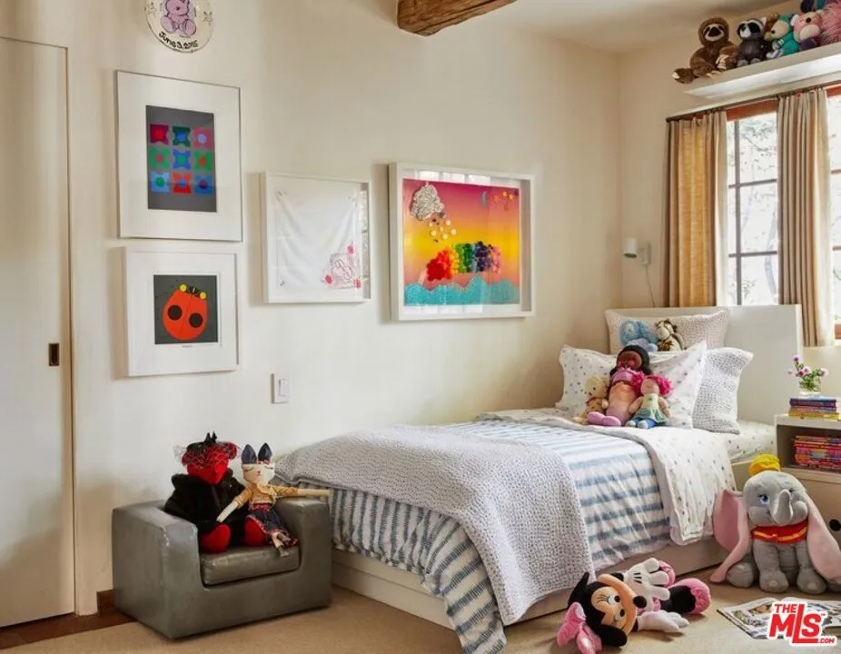 Los Angeles, California 90049, United States, 4 Bedrooms Bedrooms, ,3 BathroomsBathrooms,Residential,Active,254863