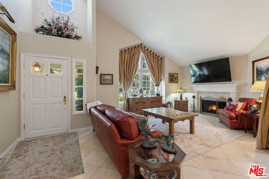 2663 Country Lane