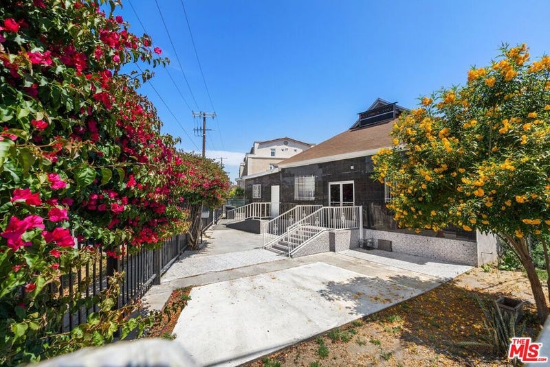 964 Jefferson Boulevard