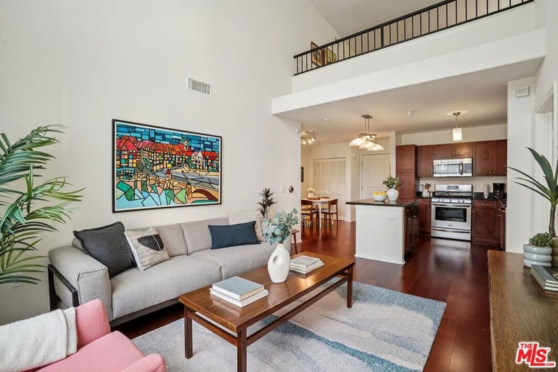 100 S Alameda Street 432