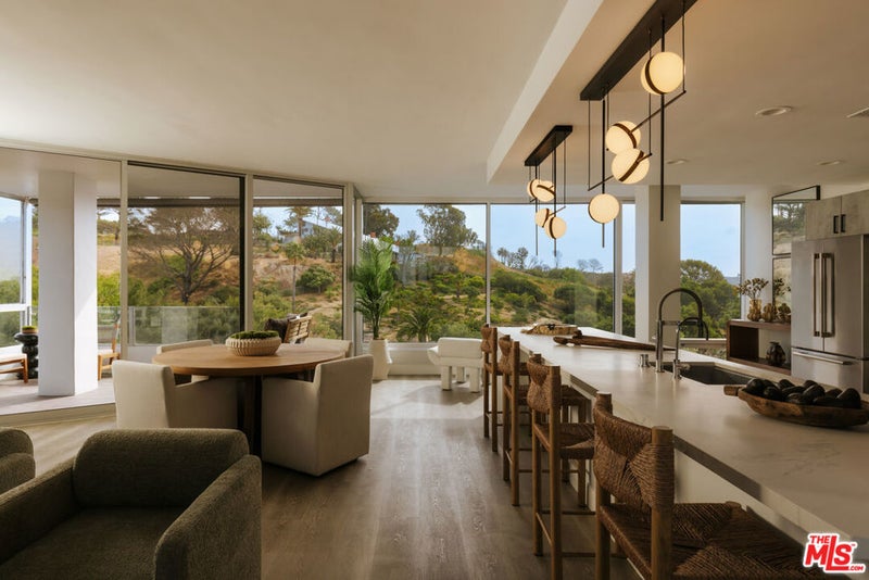 17352 W Sunset Boulevard 1