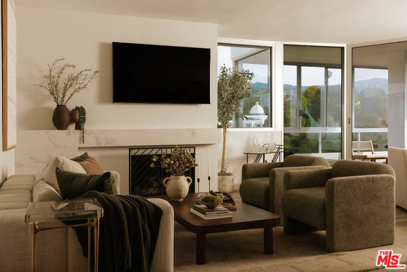 17352 W Sunset Boulevard 1