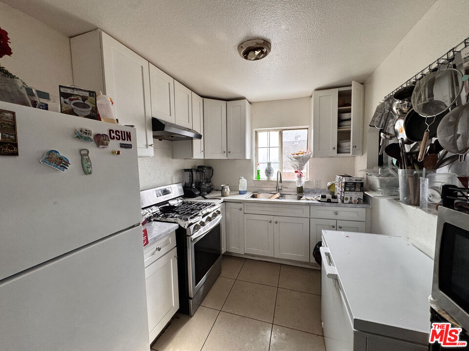 214 N Alvarado Street 2