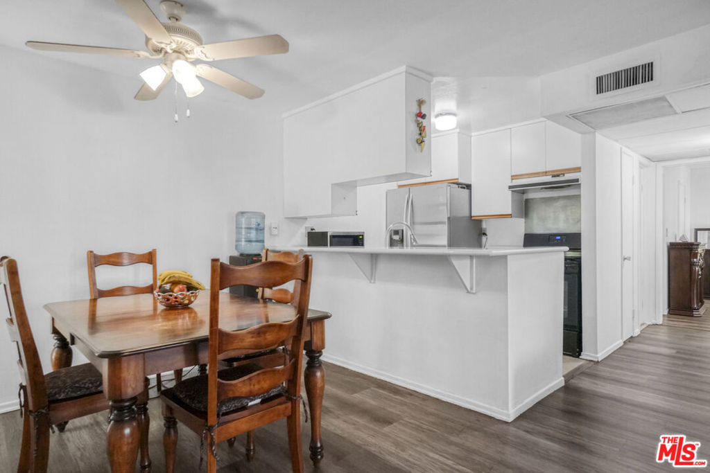 20134 Leadwell Street 156