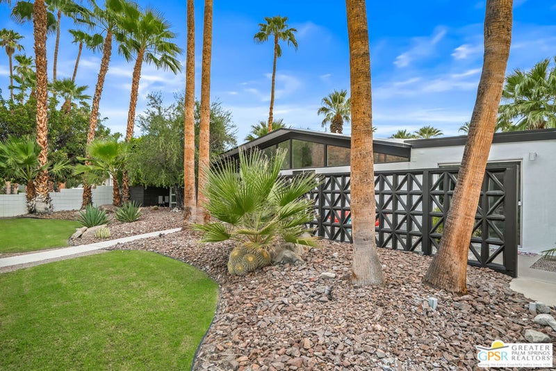 844 N Topaz Circle