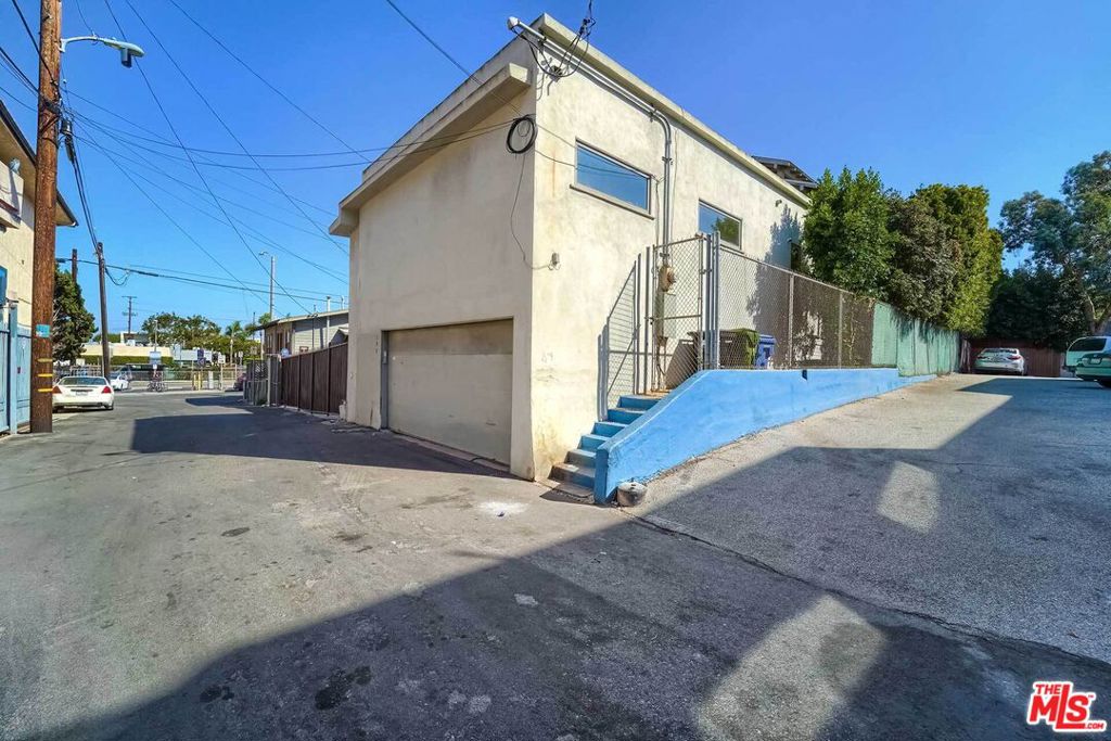 109 Dudley Avenue