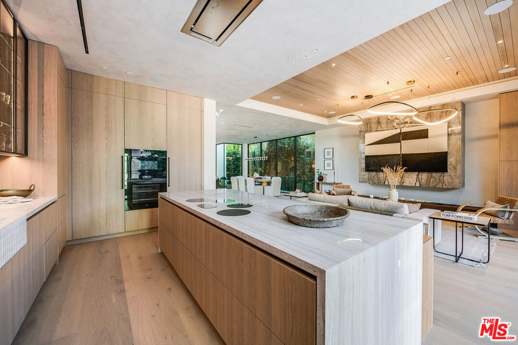 524 N Sierra Bonita Avenue