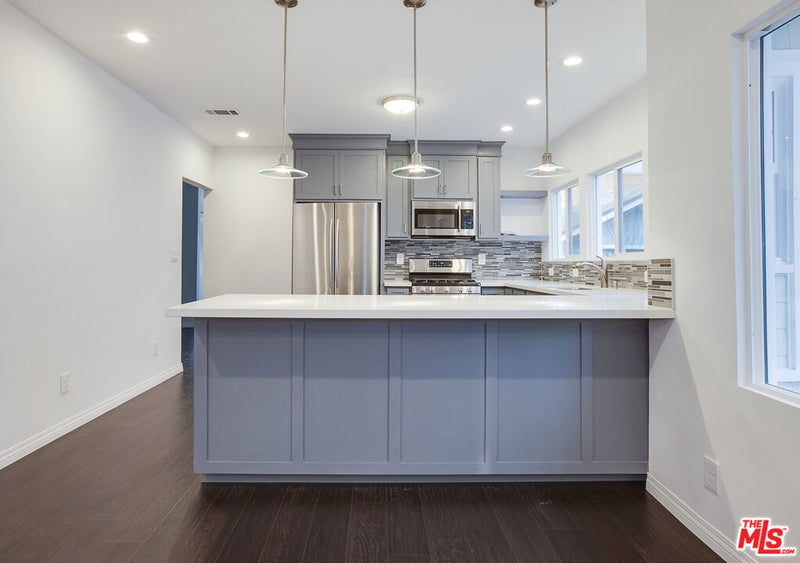 2765 W 8th Street