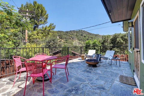 Photo of 21549 Summit Trail, Topanga, CA 90290 (MLS # 26847929)