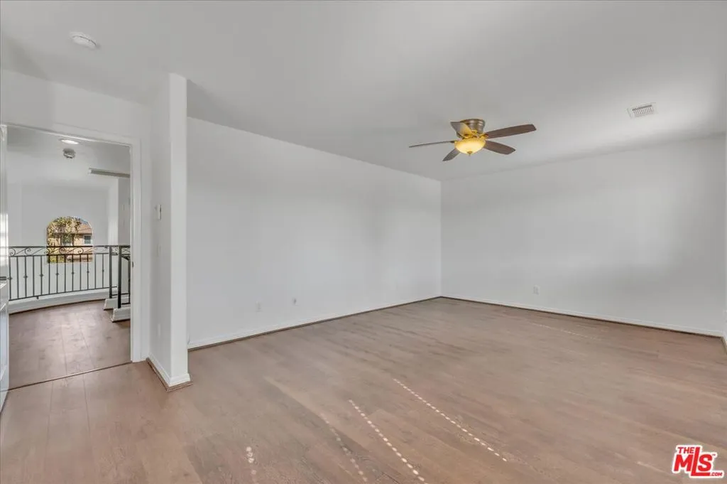 Winnetka, California 91306, United States, 4 Bedrooms Bedrooms, ,3 BathroomsBathrooms,Residential,Active,234320