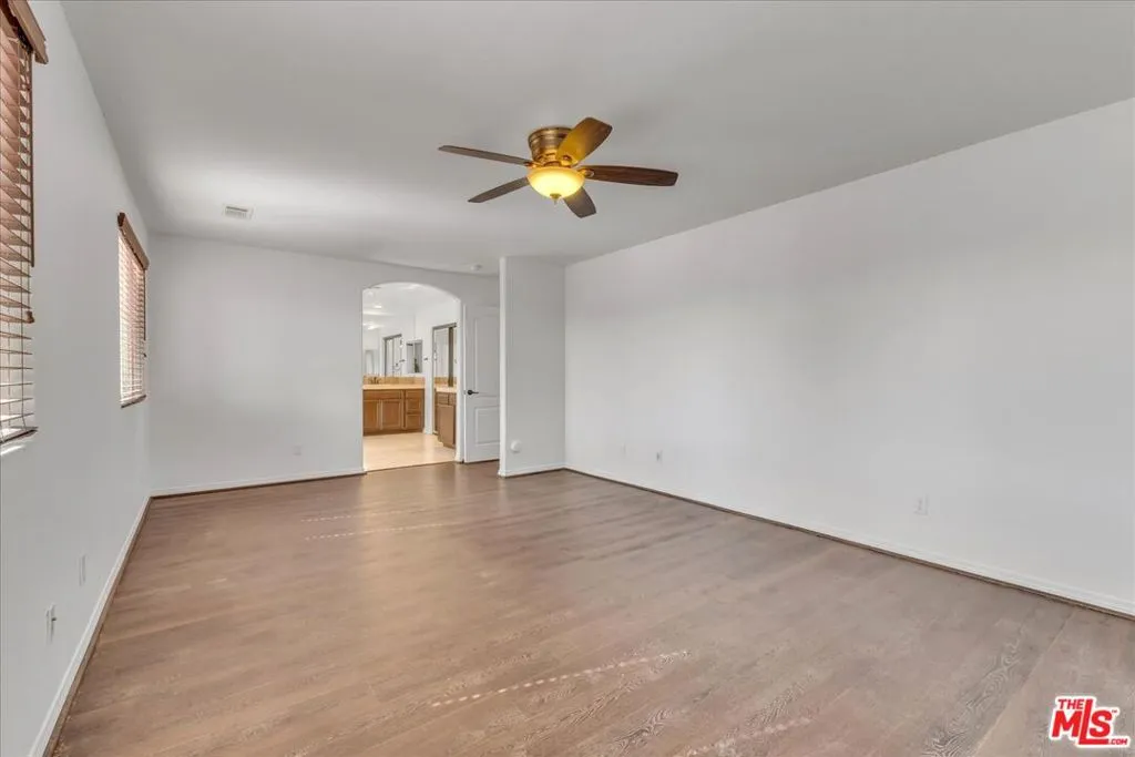 Winnetka, California 91306, United States, 4 Bedrooms Bedrooms, ,3 BathroomsBathrooms,Residential,Active,234320