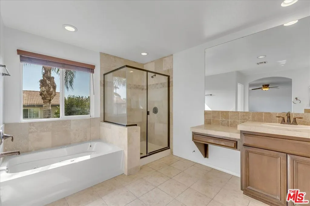 Winnetka, California 91306, United States, 4 Bedrooms Bedrooms, ,3 BathroomsBathrooms,Residential,Active,234320