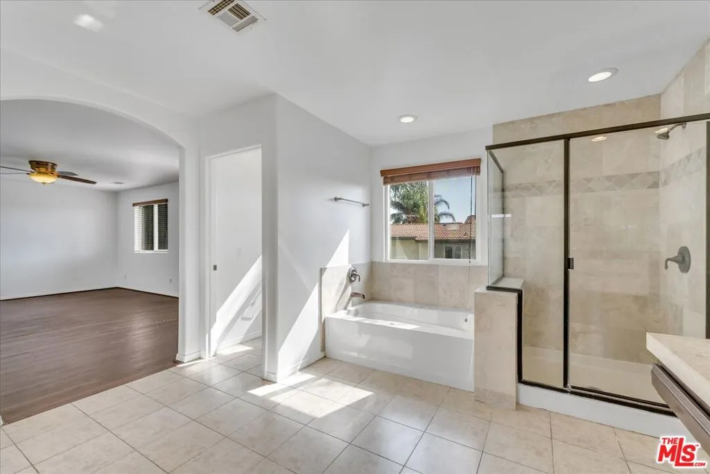 Winnetka, California 91306, United States, 4 Bedrooms Bedrooms, ,3 BathroomsBathrooms,Residential,Active,234320